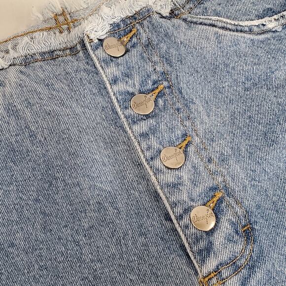 Wrangler Raw Edge Cut Off 5 Button Distressed Light Wash Cotton Jean Shorts 11 - Picture 3 of 10